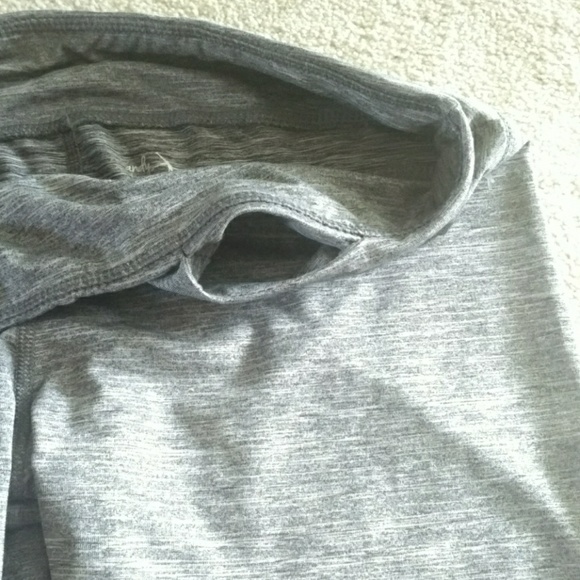 NWOT Workout Capris - Picture 4 of 4